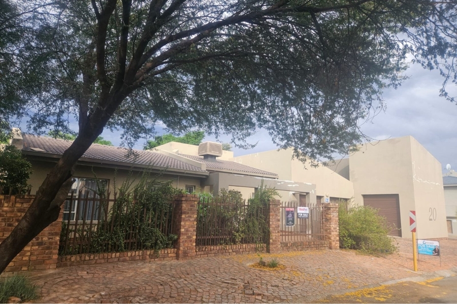 3 Bedroom Property for Sale in Roylglen Gardens Northern Cape